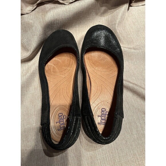 New Indigo By Clarks Black Soft Snakeskin leather Flats size 7 corpcore office - Picture 6 of 7